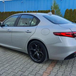 Alfa Romeo Giulia 2.0i Turbo benzin 201hp.