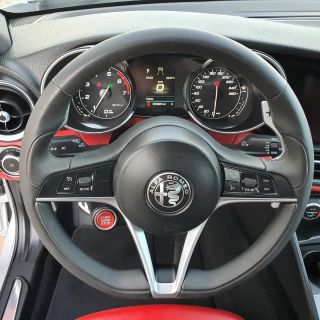 Alfa Romeo Giulia 2.0i Turbo benzin 201hp.