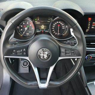 Alfa Romeo Stelvio 2.0T/280/AT8/Executive